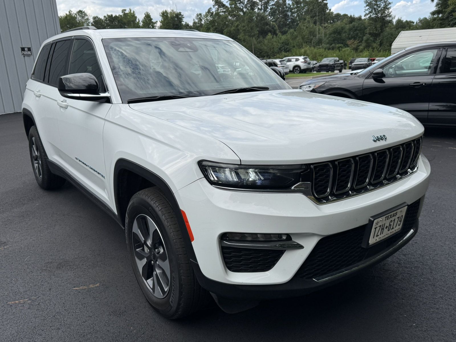 Used 2024 Jeep Grand Cherokee Limited 4xe AWD/4WD image 3