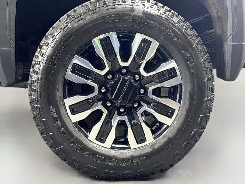 Certified 2024 GMC Sierra 3500 Denali Ultimate AWD/4WD image 37