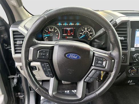 Used 2017 Ford F150 XLT w/ Equipment Group 302A Luxury image 11