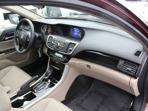 Used 2016 Honda Accord LX image 19