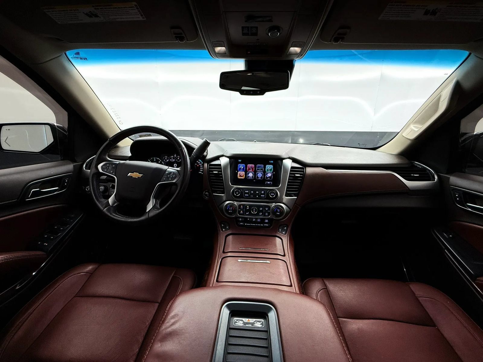 Used 2017 Chevrolet Suburban Premier AWD/4WD image 18