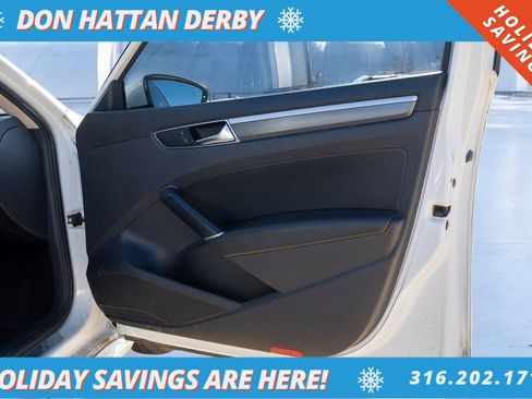 Used 2017 Volkswagen Passat 1.8T R-Line image 18