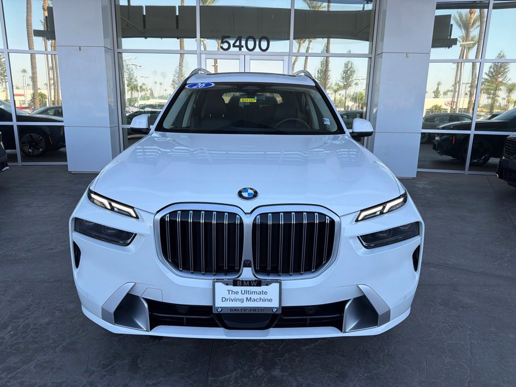 Used 2026 BMW X7 xDrive40i AWD/4WD image 2