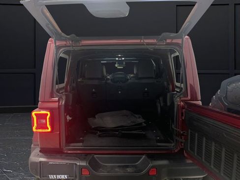 Used 2021 Jeep Wrangler Unlimited Rubicon w/ Trailer Tow Package image 15