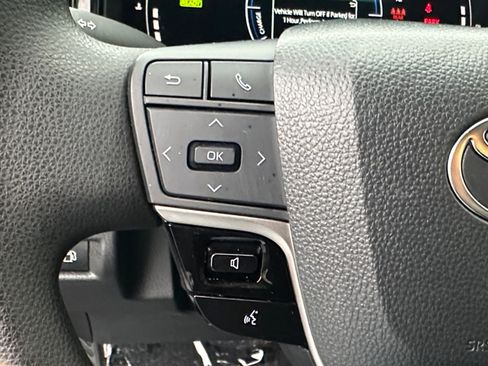 Used 2025 Toyota Camry LE FWD image 26