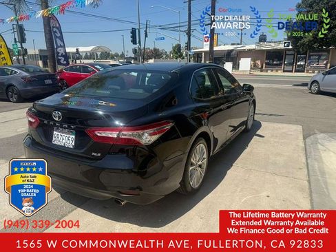 Used 2018 Toyota Camry XLE FWD image 13