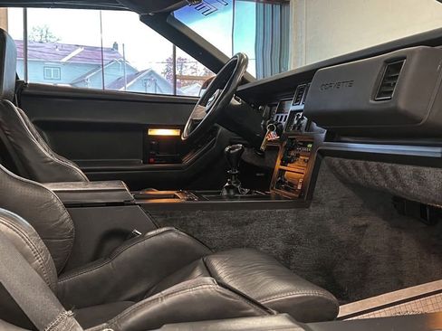 Used 1986 Chevrolet Corvette Convertible image 65