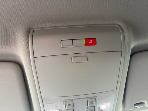 Certified 2023 Volkswagen Atlas SE FWD image 23