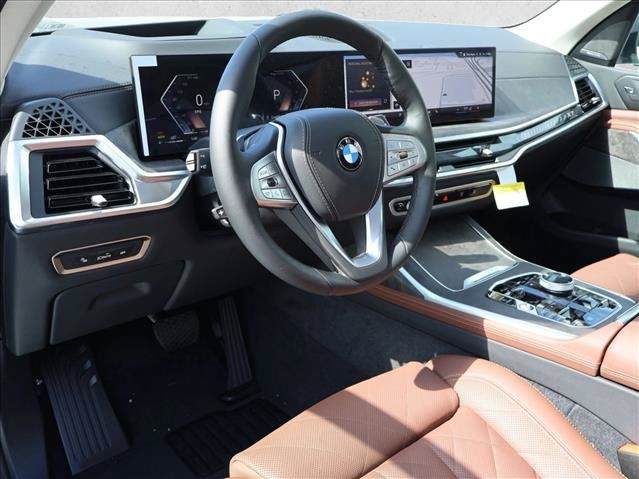Used 2027 BMW X7 xDrive40i w/ Executive Package AWD/4WD image 3