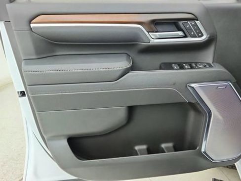 Used 2025 GMC Sierra 3500 Denali w/ Denali Reserve Package image 37