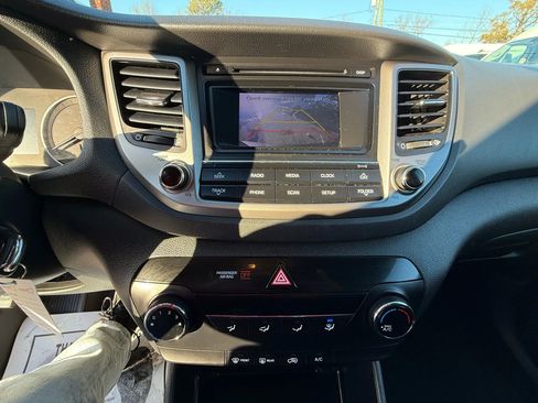 Used 2017 Hyundai Tucson SE image 19