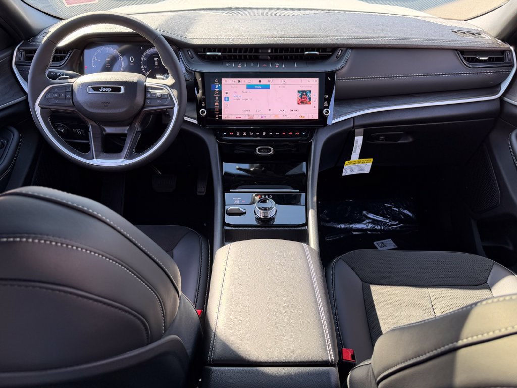 New 2026 Jeep Grand Cherokee Altitude AWD/4WD image 18