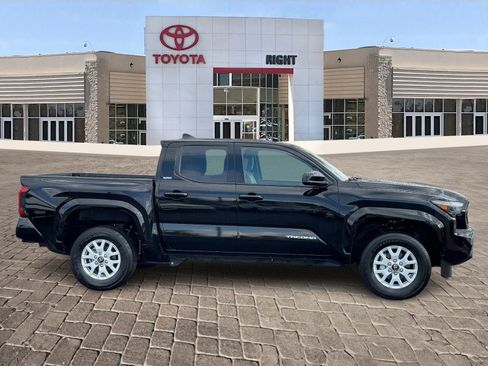 Certified 2025 Toyota Tacoma SR5 image 9