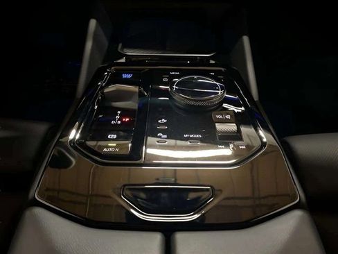 Used 2025 BMW i5 eDrive40i image 51