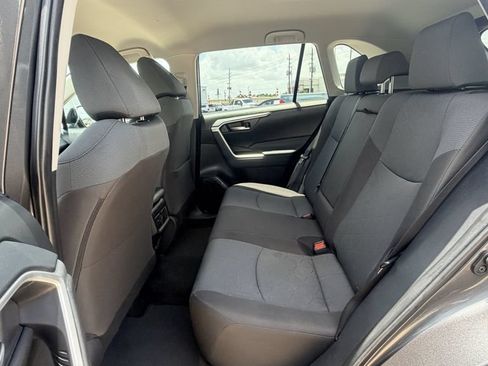 Used 2025 Toyota RAV4 XLE FWD image 27