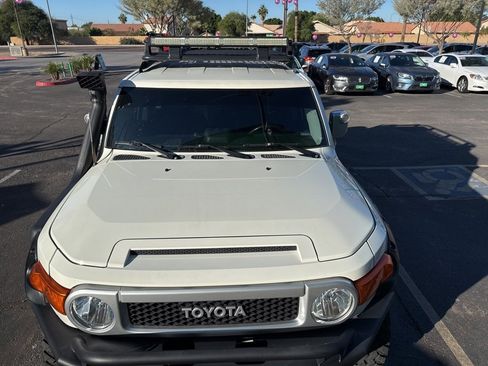 Used 2012 Toyota FJ Cruiser 4WD image 5