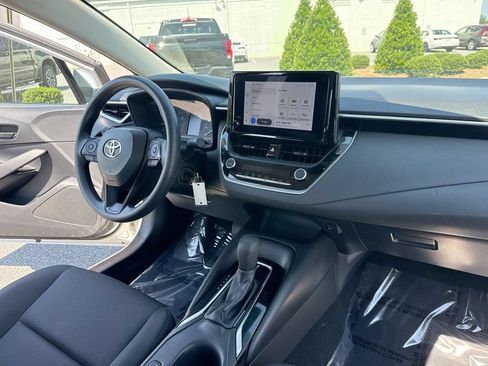 Used 2024 Toyota Corolla LE FWD image 27