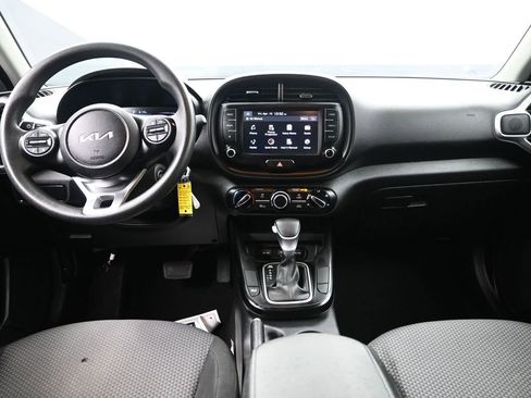 Used 2023 Kia Soul LX w/ LX Technology Package FWD image 28