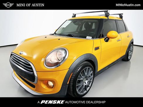 Used 2018 MINI Cooper 4-Door Hardtop FWD image 1
