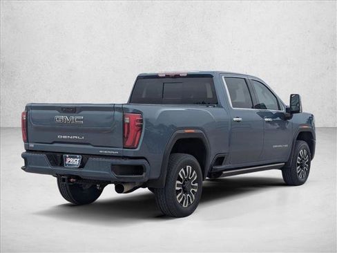 Used 2025 GMC Sierra 2500 Denali Ultimate w/ Max Trailering Package AWD/4WD image 5