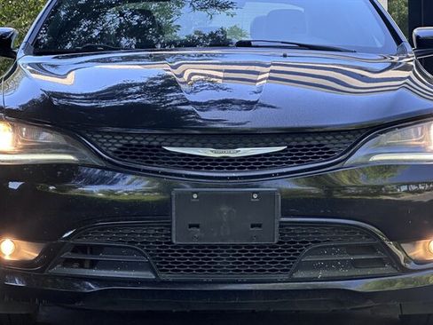 Used 2015 Chrysler 200 S FWD image 2