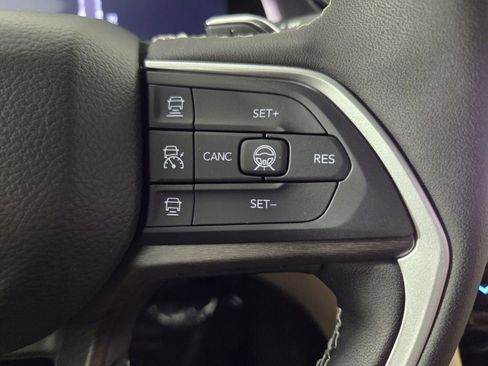 New 2026 Jeep Grand Cherokee Limited RWD image 13