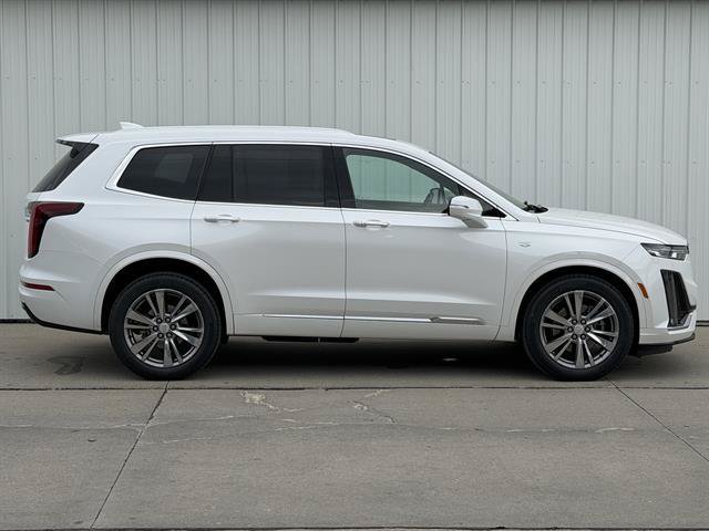 Used 2024 Cadillac XT6 Premium Luxury AWD/4WD image 3