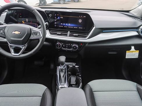 New 2026 Chevrolet Trax LT w/ Sunroof Package image 11