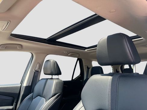 Used 2024 Honda Pilot Touring image 23