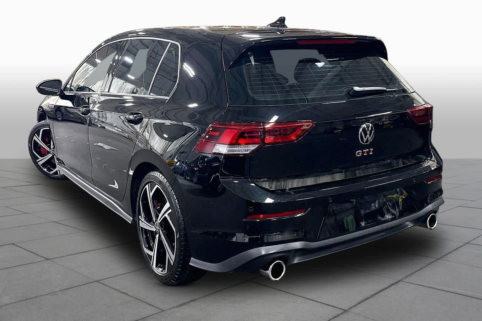 Used 2024 Volkswagen GTI SE FWD image 11