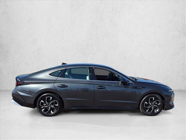 Used 2025 Hyundai Sonata SEL FWD image 4