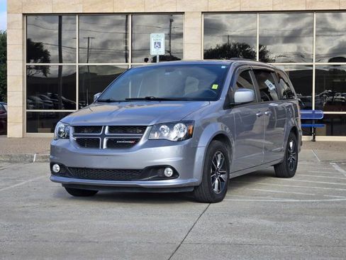 Used 2019 Dodge Grand Caravan GT FWD image 3