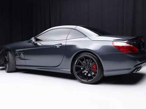 Used 2015 Mercedes-Benz SL 63 AMG w/ Driver Assistance Package image 39