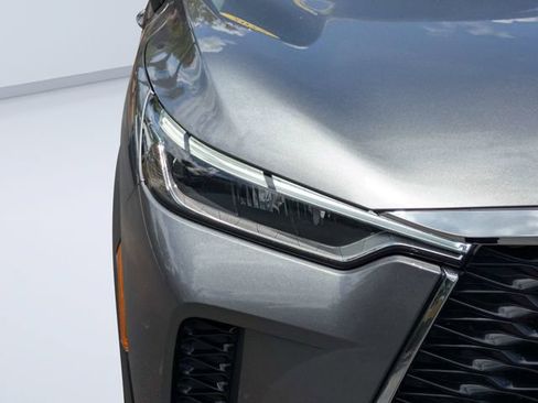 Used 2025 INFINITI QX60 Luxe FWD image 9