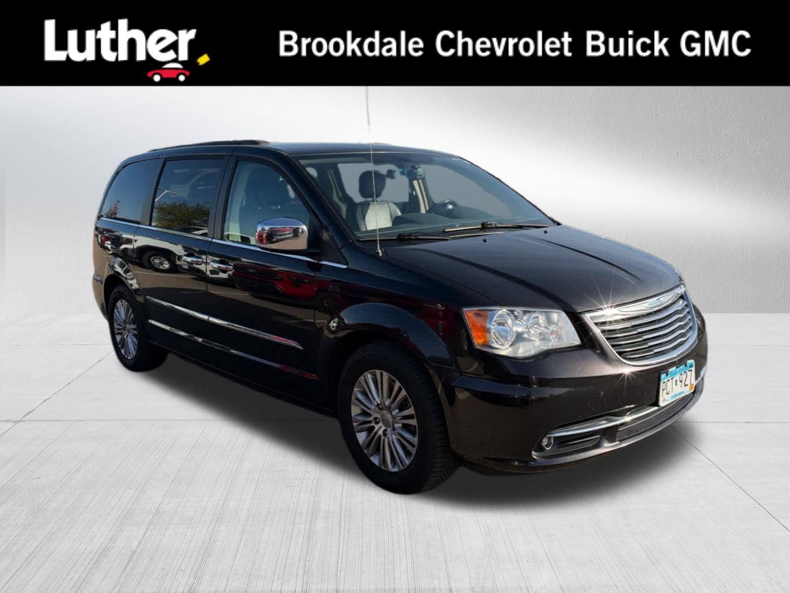 Used 2015 Chrysler Town & Country Touring-L w/ Driver Convenience Group FWD image 1