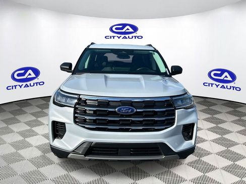 Used 2025 Ford Explorer Active image 10