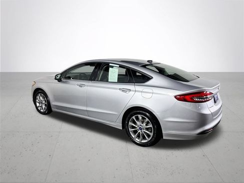 Used 2017 Ford Fusion SE FWD image 8