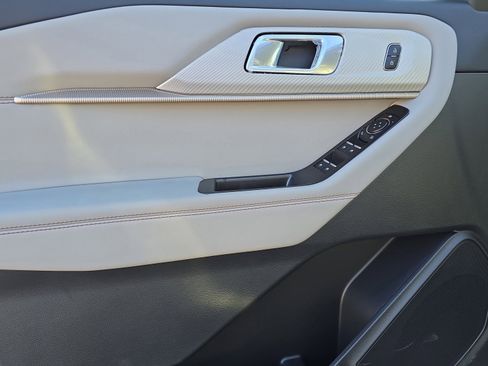New 2026 Ford Explorer Active w/ Active Comfort Package image 10