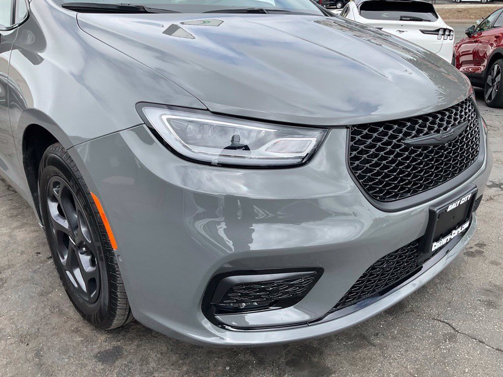 Used 2023 Chrysler Pacifica Limited w/ S Appearance Package FWD image 69