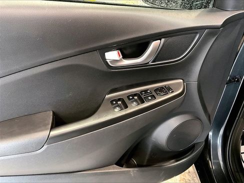 Used 2023 Hyundai Kona SEL w/ Convenience Package image 11