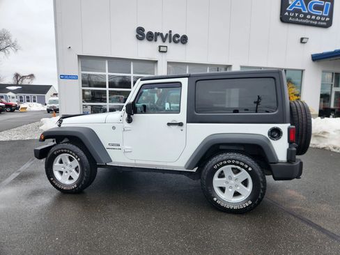 Used 2013 Jeep Wrangler Sport image 9