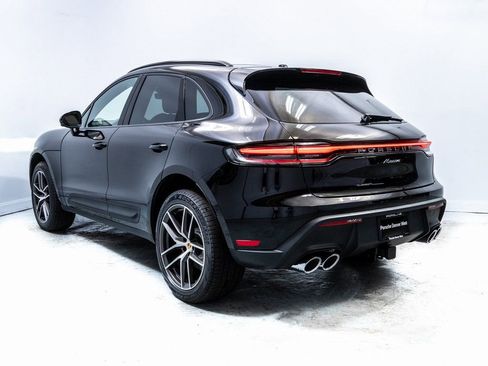Certified 2025 Porsche Macan AWD/4WD image 3