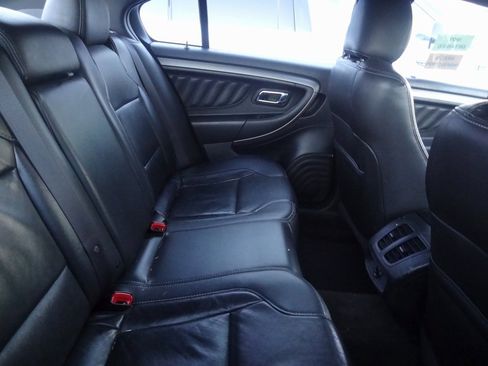 Used 2013 Ford Taurus SEL image 9