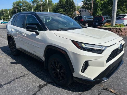 Used 2022 Toyota RAV4 XSE w/ XSE Grade Weather Package AWD/4WD image 4
