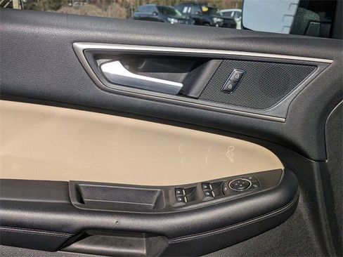 Used 2024 Ford Edge SEL image 13