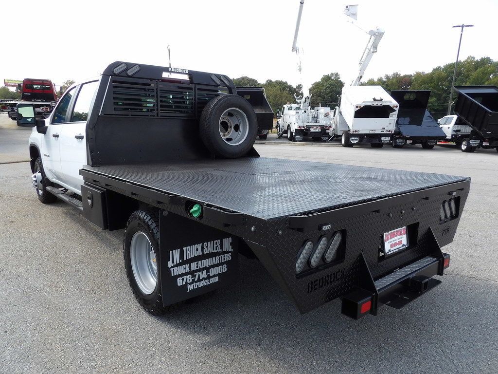 Used 2024 Chevrolet Silverado 3500 W/T w/ Snow Plow Prep Package AWD/4WD image 5