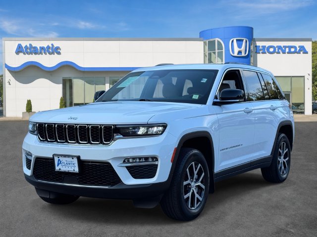 Used 2024 Jeep Grand Cherokee Limited AWD/4WD image 2