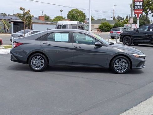 Used 2024 Hyundai Elantra SEL FWD image 4