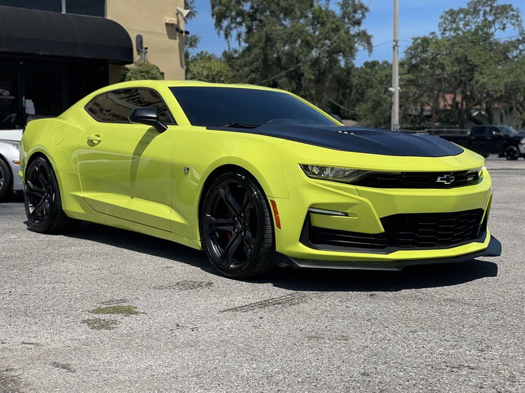 Used 2020 Chevrolet Camaro SS RWD image 11