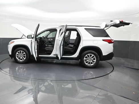 Used 2020 Chevrolet Traverse LT FWD image 33